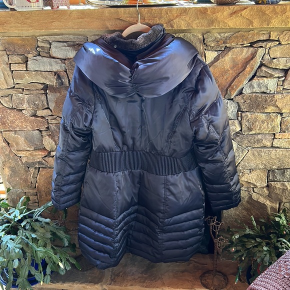 Women's Black Puffer Coat - Picture 12 of 12